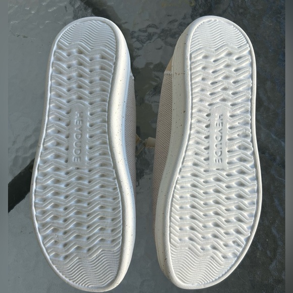 Women’s NWOT Hey Dude Casual Cream Gold Specs Slip On Comfortable Shoes Size 7 - Picture 5 of 6